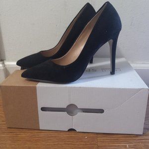 Cute Call it Spring brand Black Heels size 6